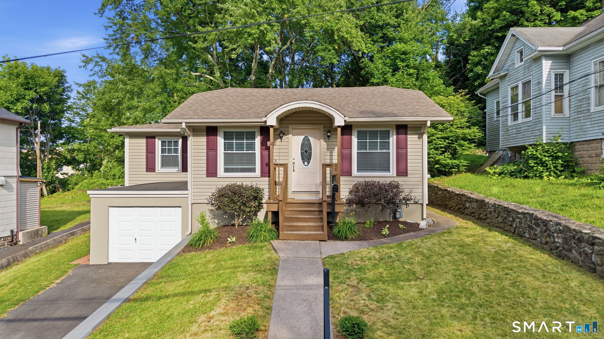 118 Columbus Avenue Meriden CT 06451
