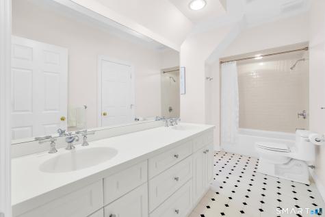 9 Dunham Lane Farmington CT 06032