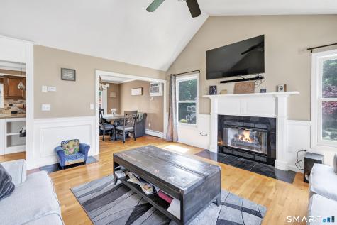 52 Brittany Lane Naugatuck CT 06770