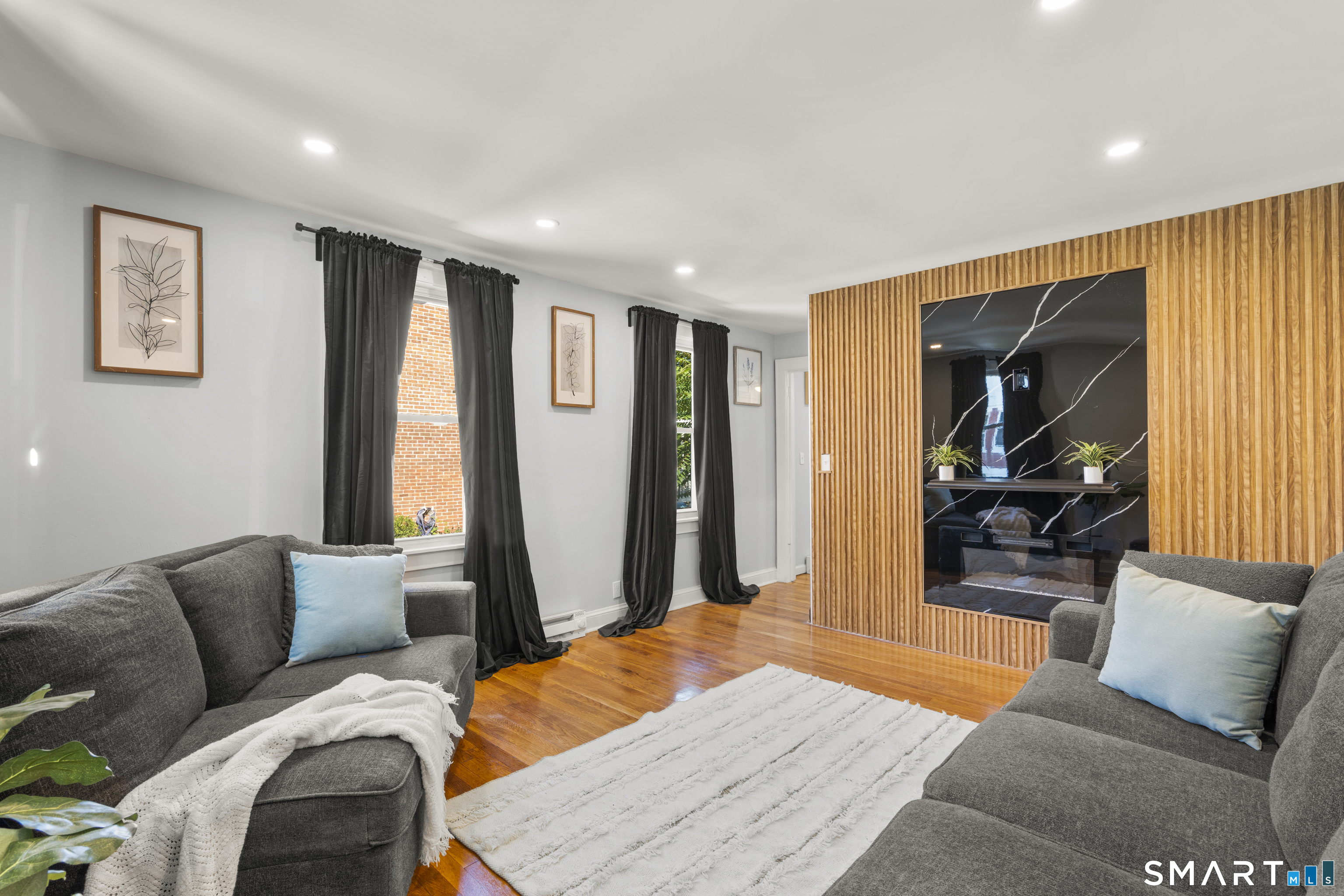 35 Pease Street Enfield CT 06082