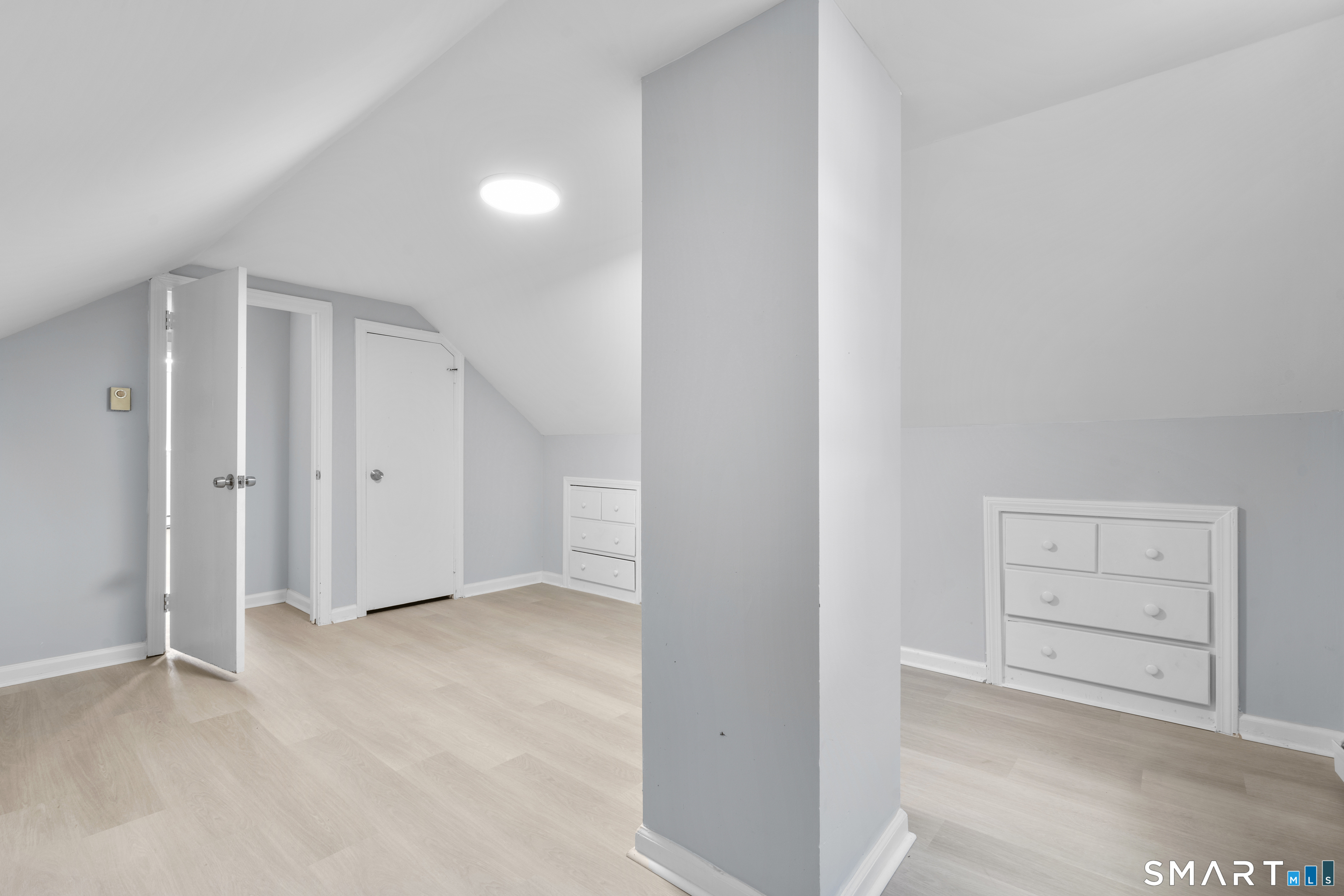 35 Pease Street Enfield CT 06082