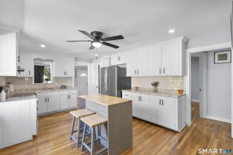 35 Pease Street Enfield CT 06082