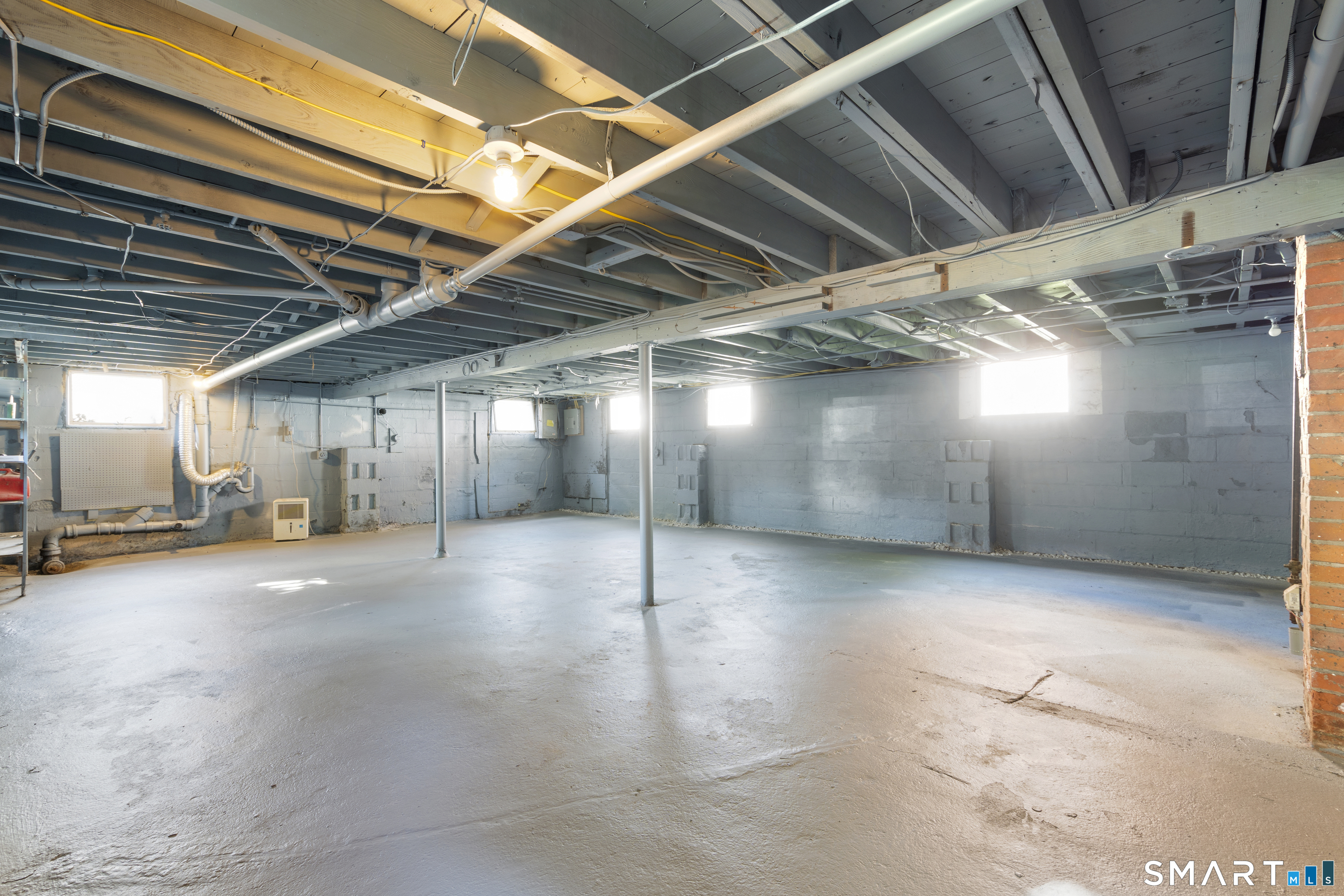 35 Pease Street Enfield CT 06082