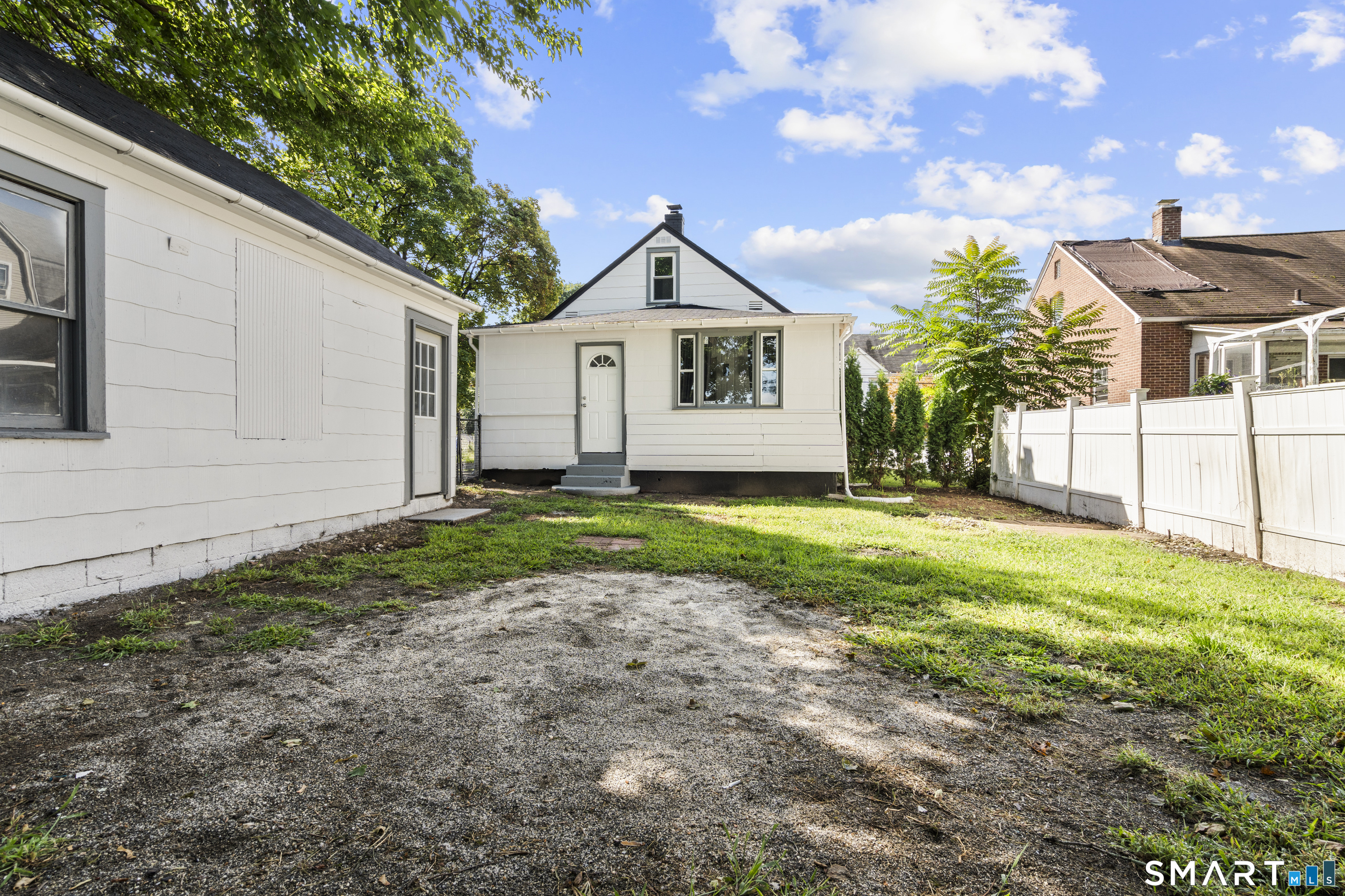 35 Pease Street Enfield CT 06082