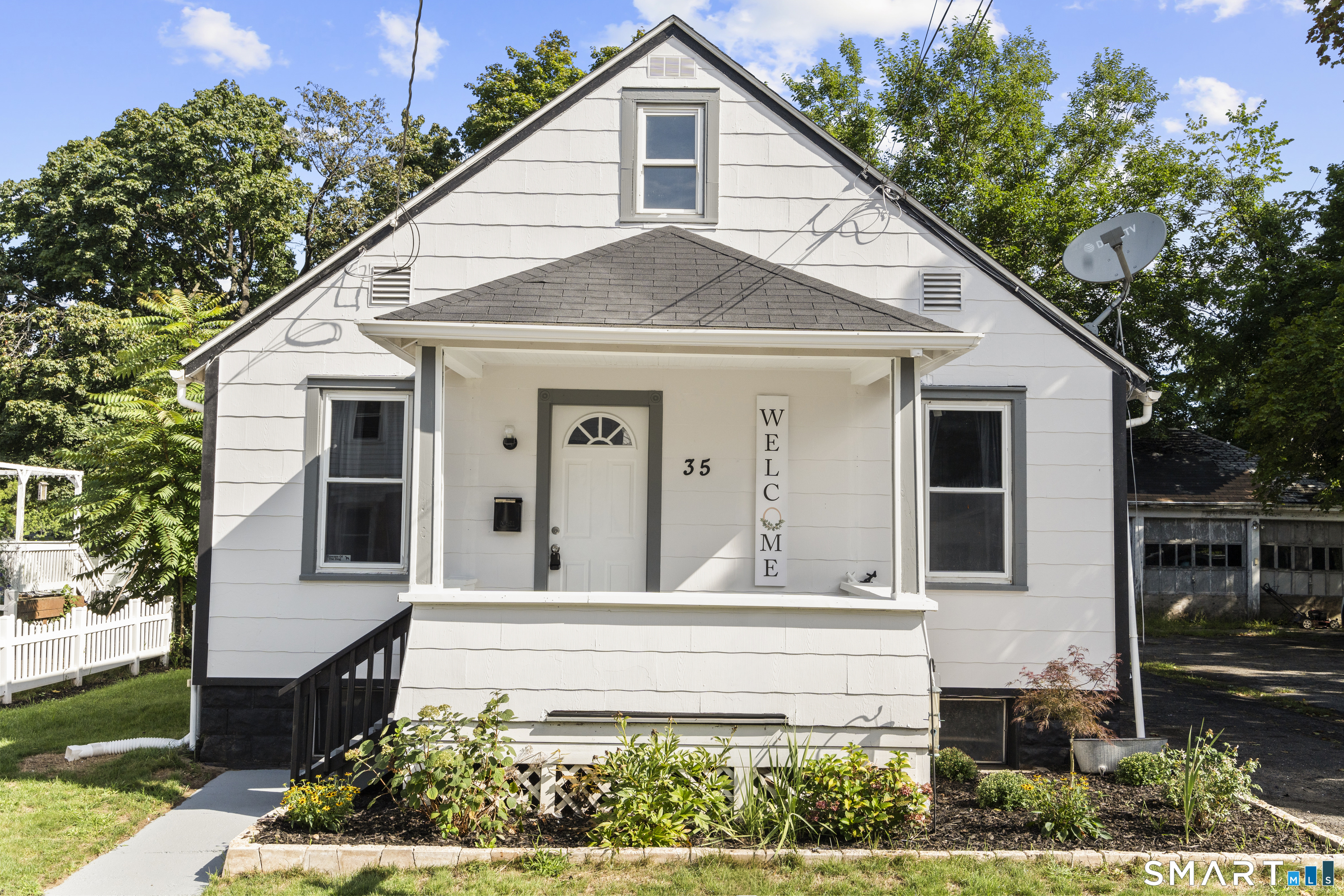 35 Pease Street Enfield CT 06082
