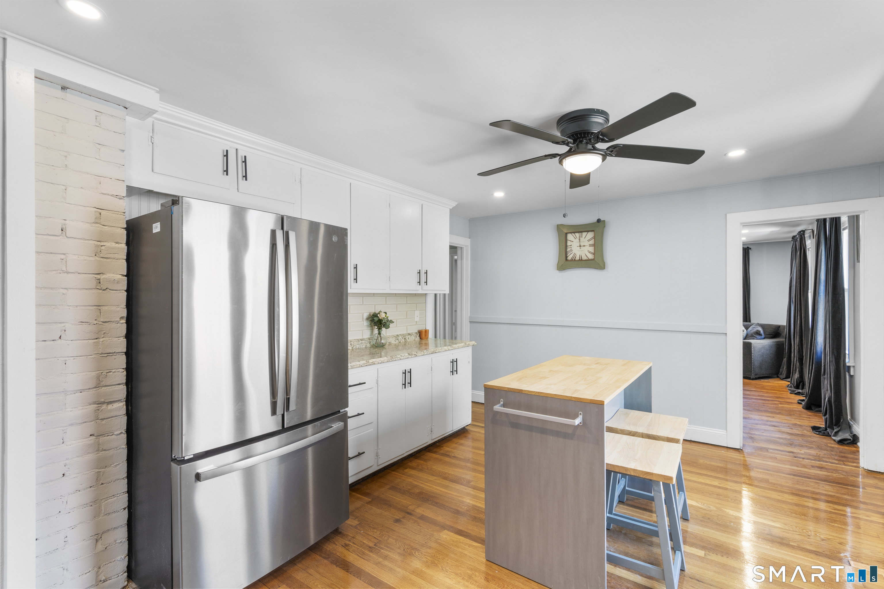35 Pease Street Enfield CT 06082