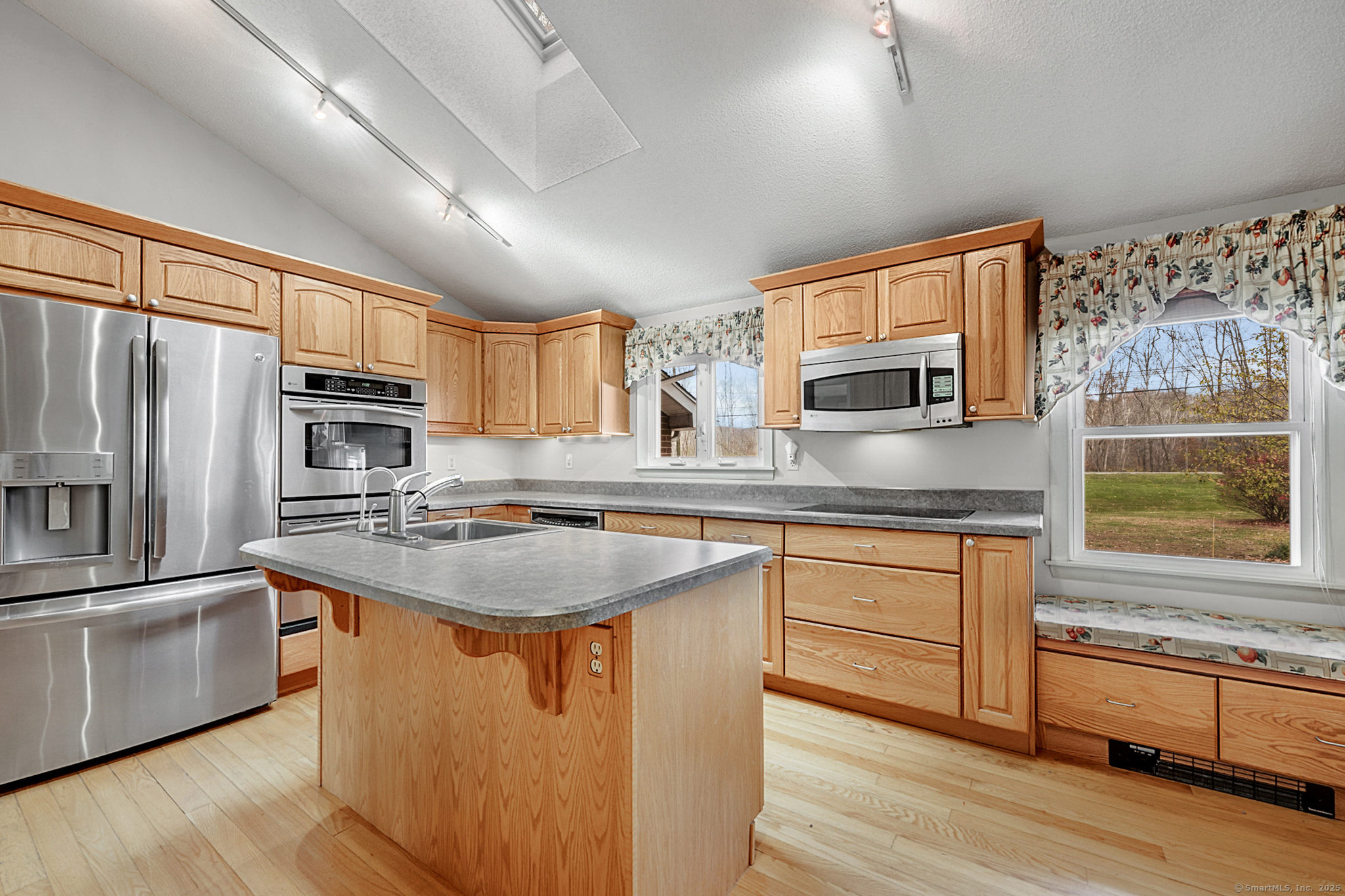 23 Loeffler Road Bloomfield CT 06002