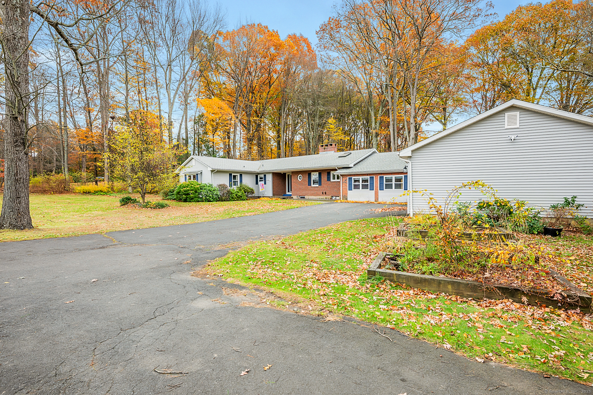 23 Loeffler Road Bloomfield CT 06002