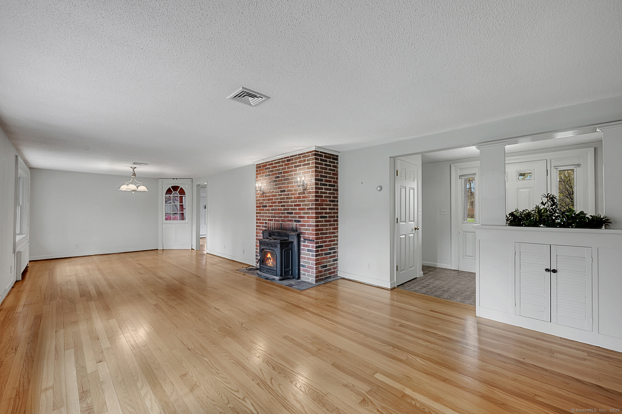 23 Loeffler Road Bloomfield CT 06002