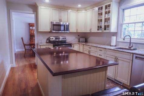 35 Sherwood Place Fairfield CT 06890