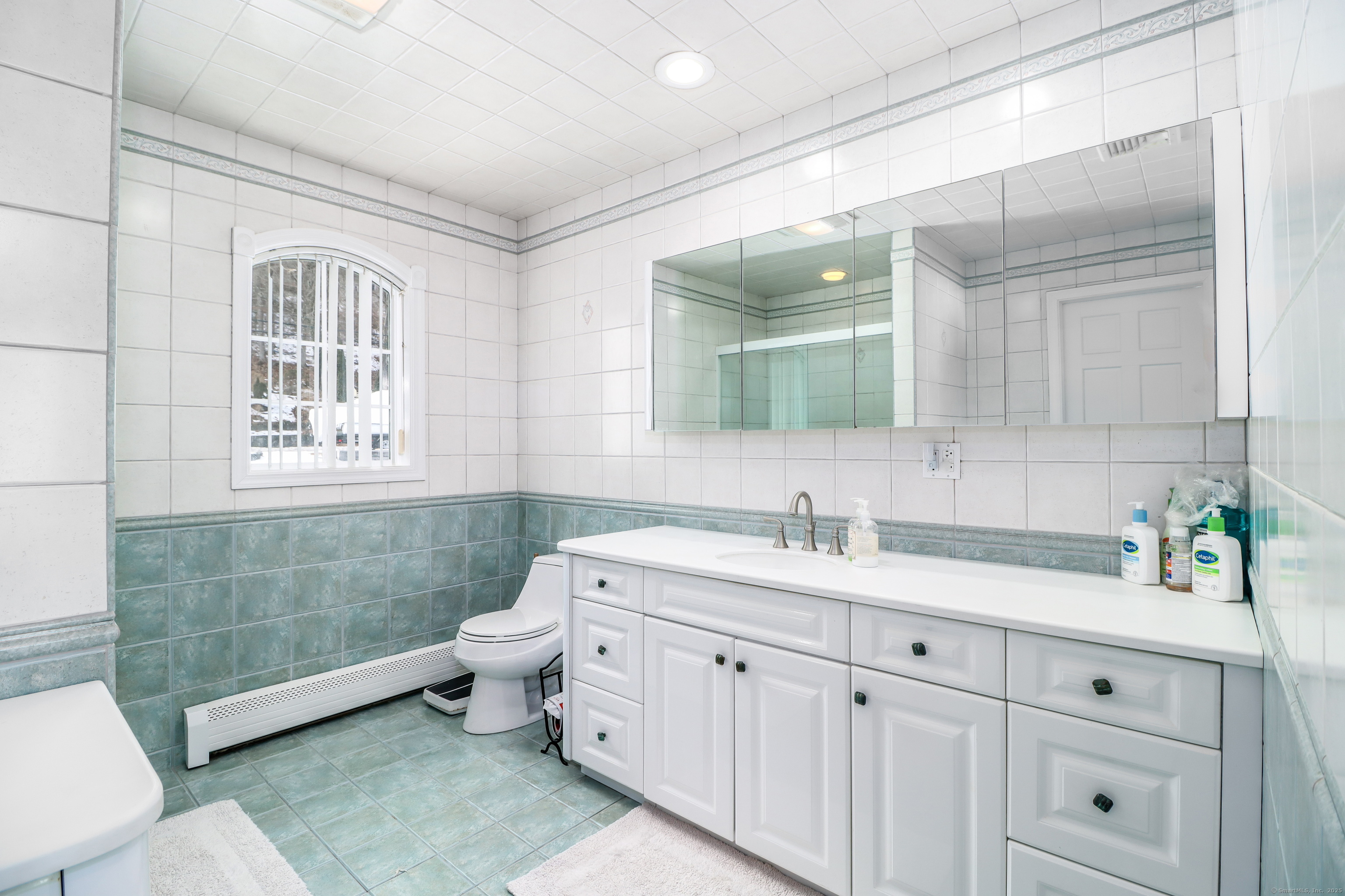 38 North Lake Shore Drive Brookfield CT 06804