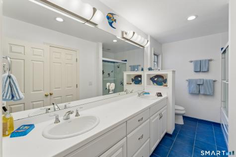 8 Horseshoe Ridge Road Newtown CT 06482