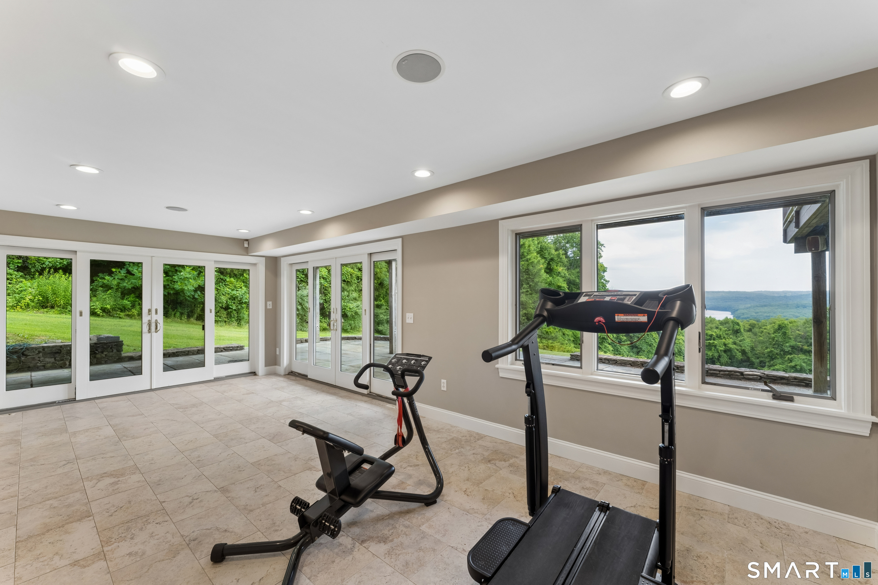 8 Horseshoe Ridge Road Newtown CT 06482