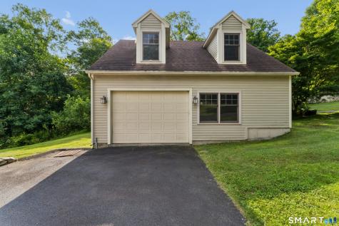 8 Horseshoe Ridge Road Newtown CT 06482