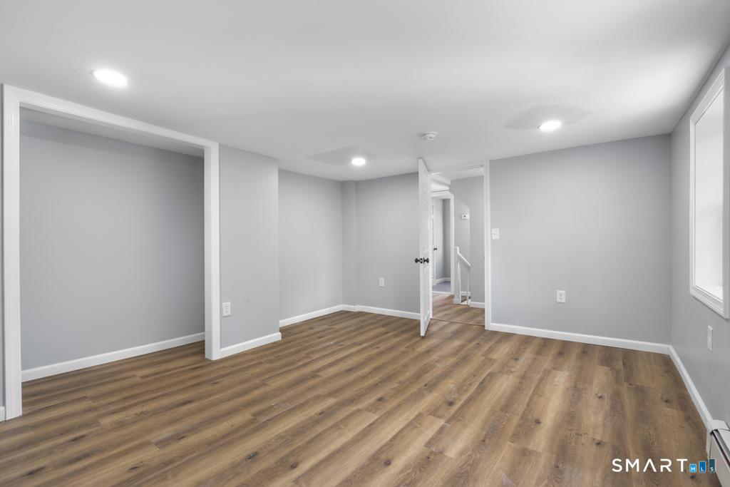 6 Lee Avenue Norwich CT 06360