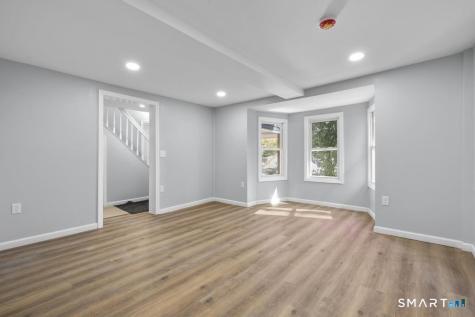 6 Lee Avenue Norwich CT 06360