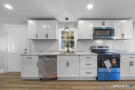 6 Lee Avenue Norwich CT 06360