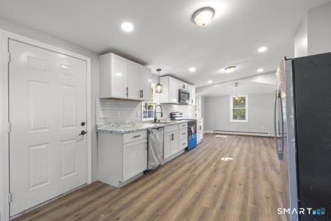 6 Lee Avenue Norwich CT 06360