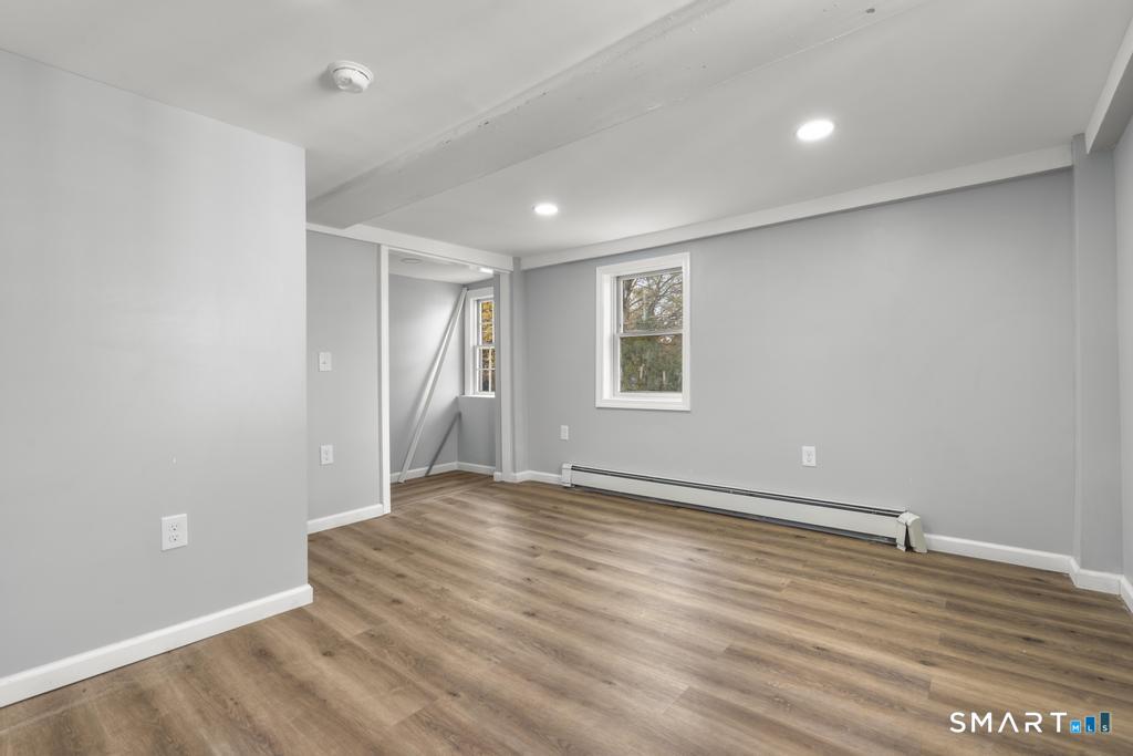 6 Lee Avenue Norwich CT 06360