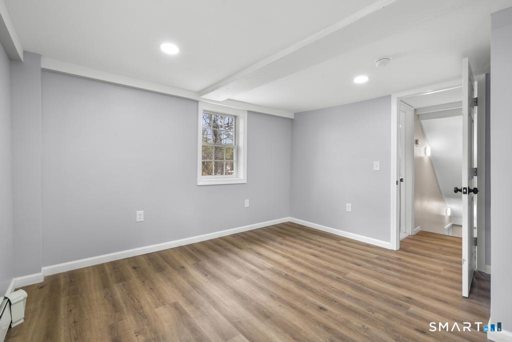 6 Lee Avenue Norwich CT 06360