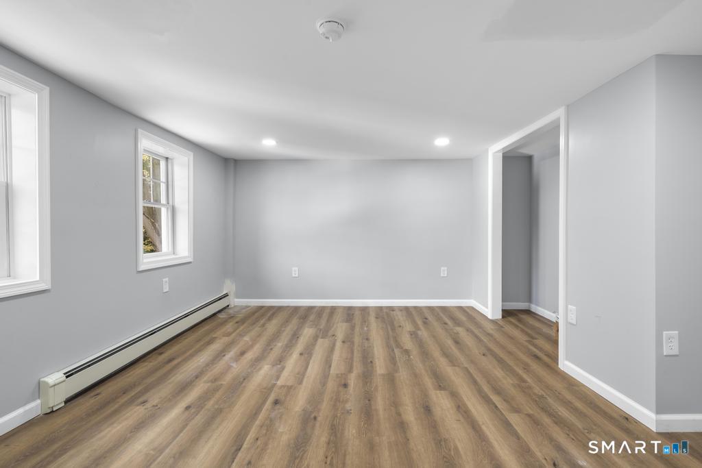 6 Lee Avenue Norwich CT 06360