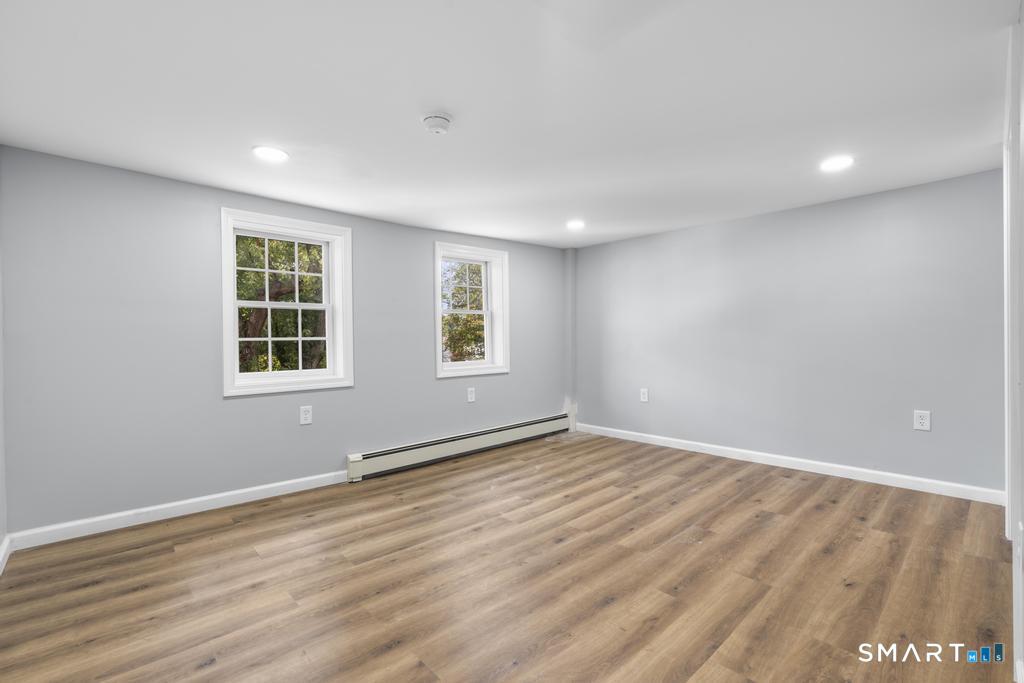6 Lee Avenue Norwich CT 06360