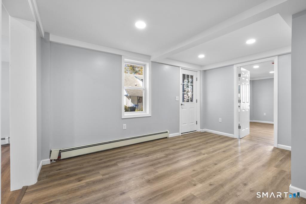 6 Lee Avenue Norwich CT 06360
