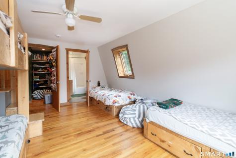 13 Woodridge Drive Barkhamsted CT 06063