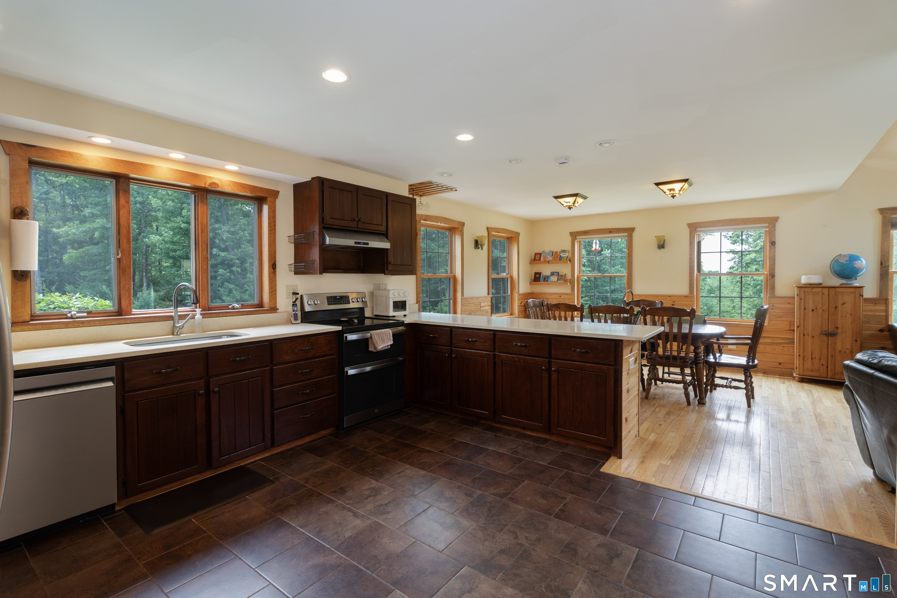 13 Woodridge Drive Barkhamsted CT 06063
