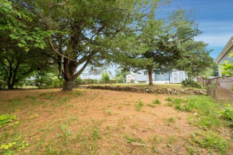 102 Vista Drive East Haven CT 06512