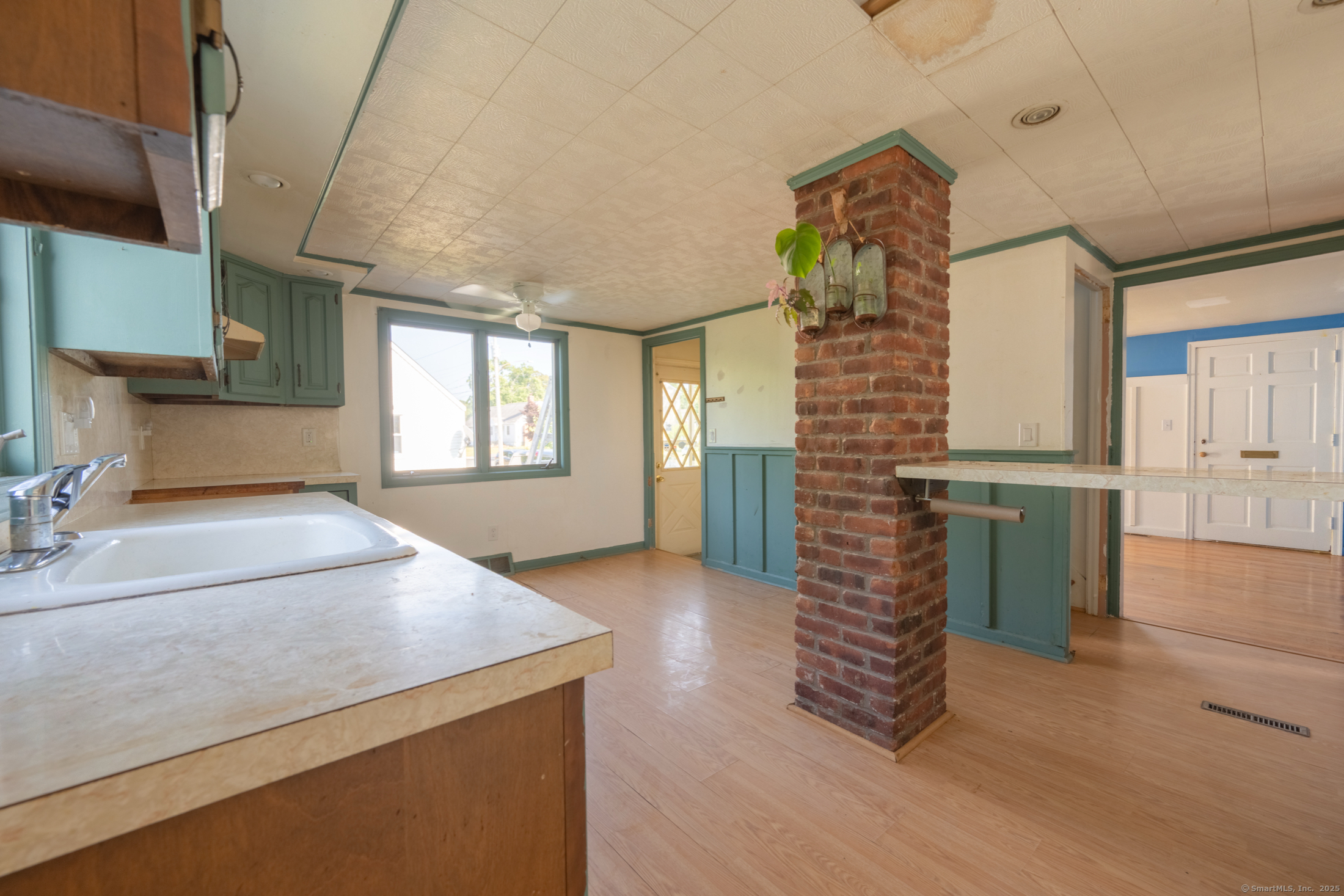 102 Vista Drive East Haven CT 06512