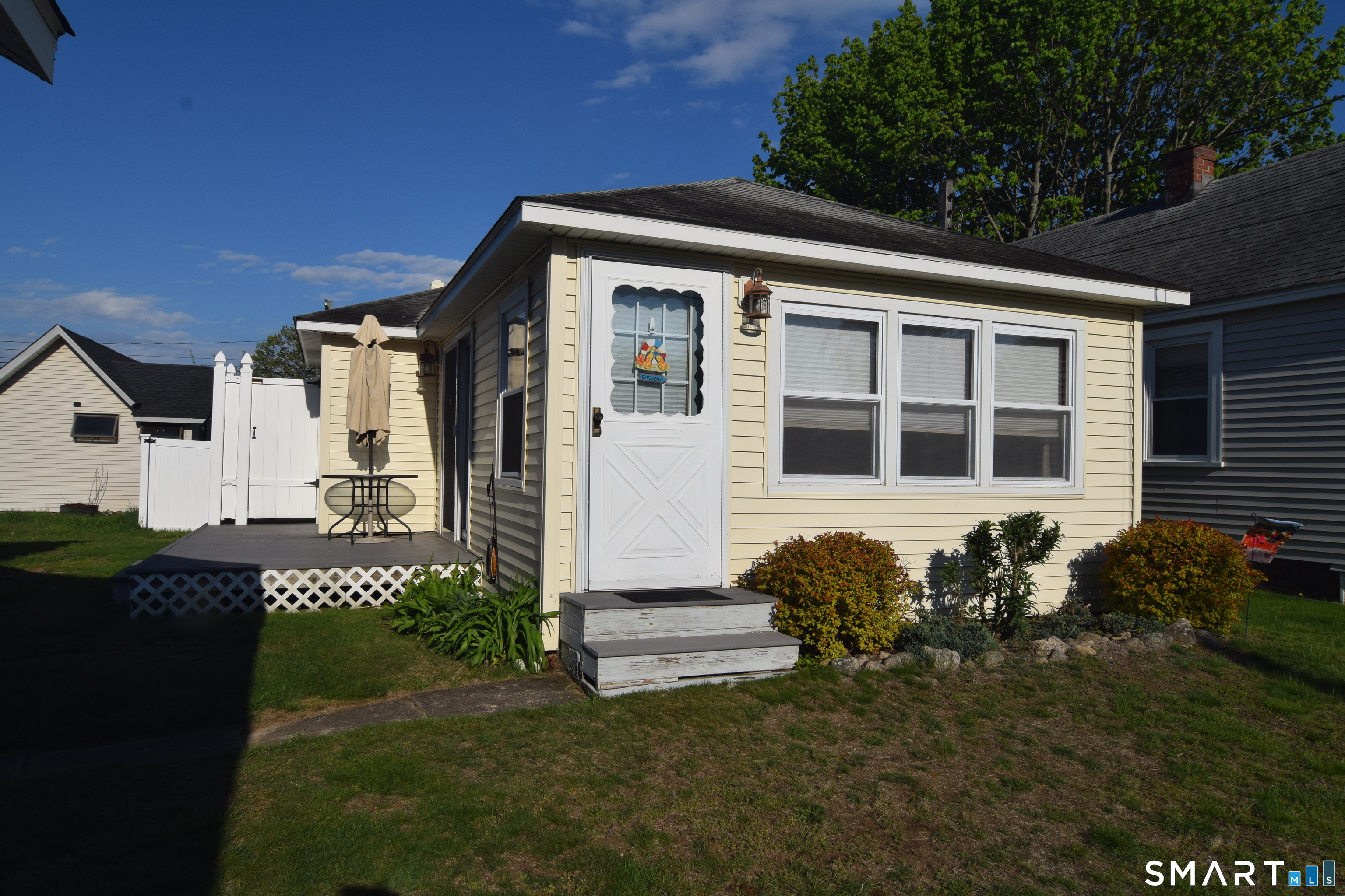 10 Hartford Avenue Old Lyme CT 06371