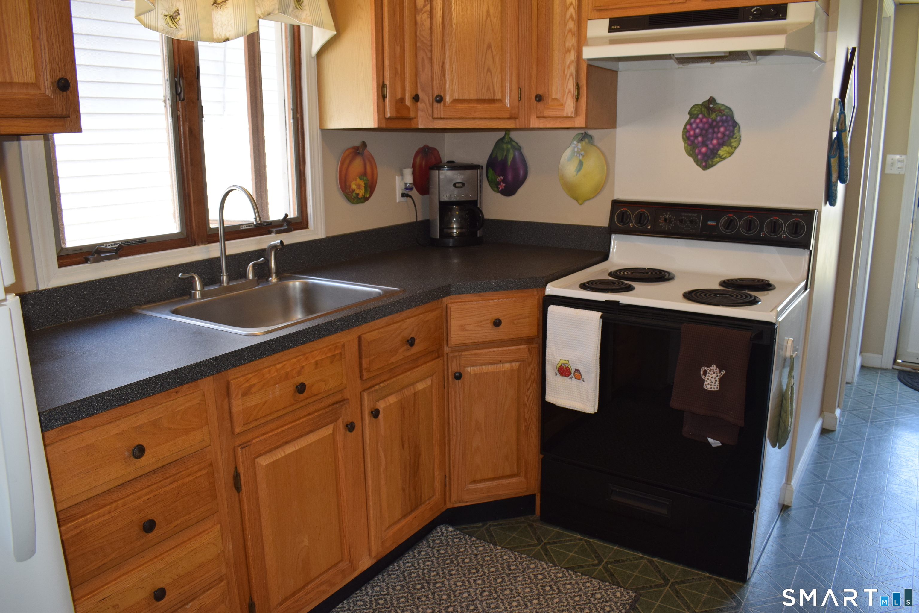 10 Hartford Avenue Old Lyme CT 06371
