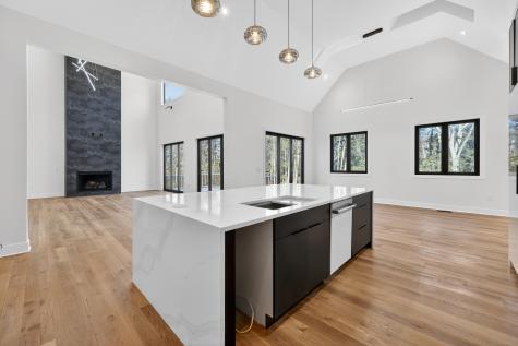 3 Cobtail Way Simsbury CT 06070