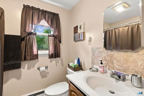 327 Burnham Street Manchester CT 06042