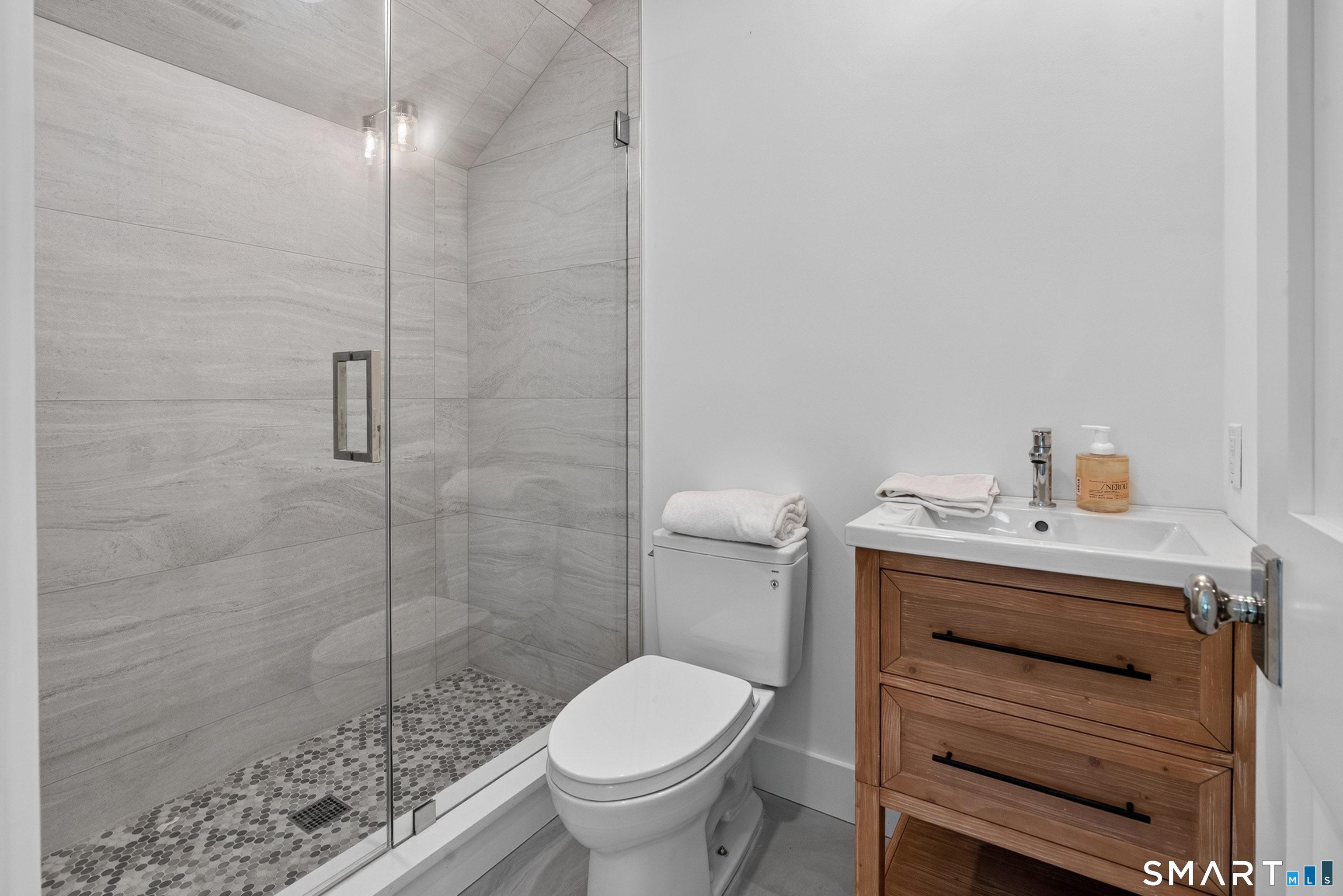16 Grace Street New Canaan CT 06840