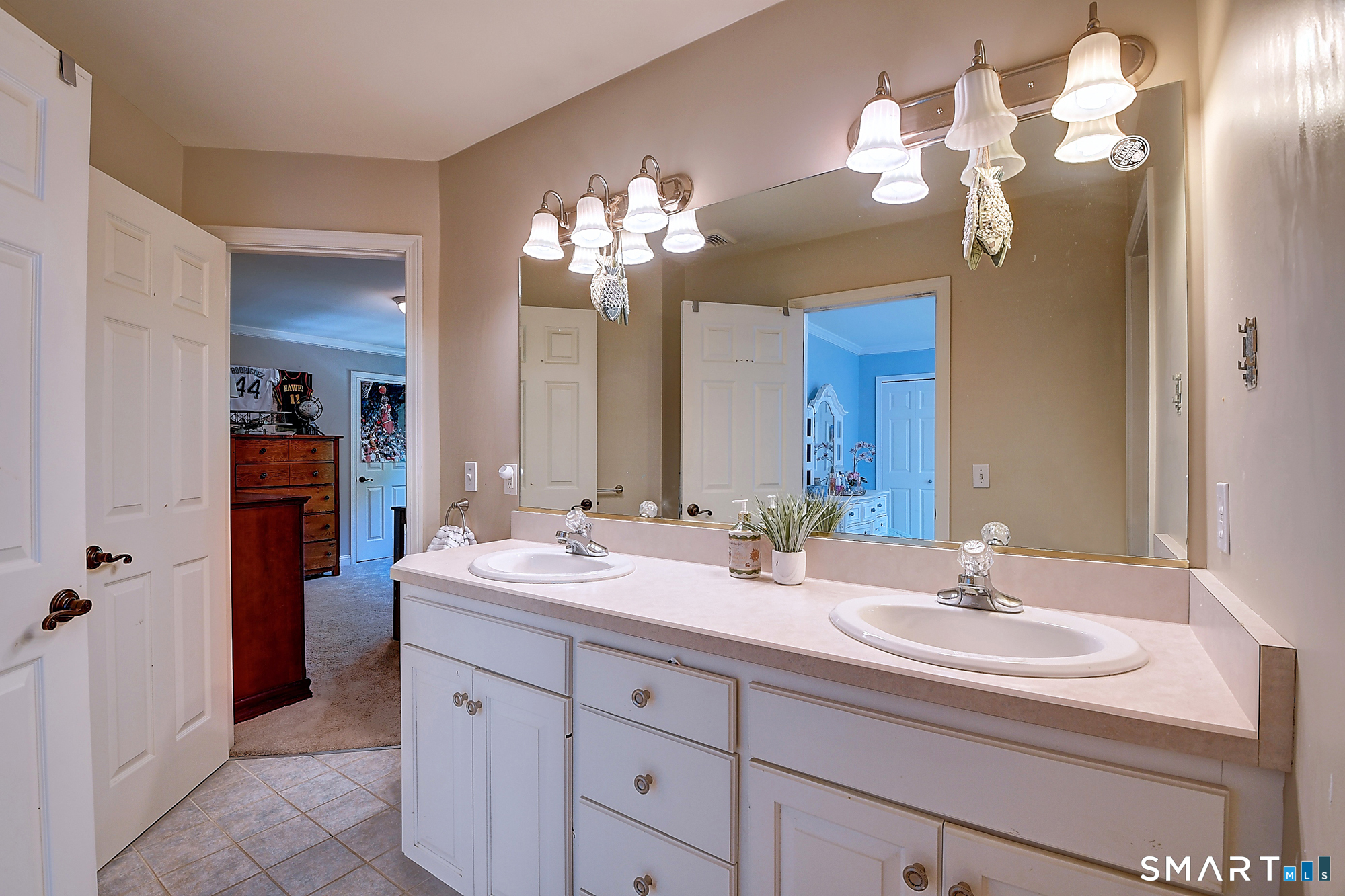 66 Nicole Drive Glastonbury CT 06073