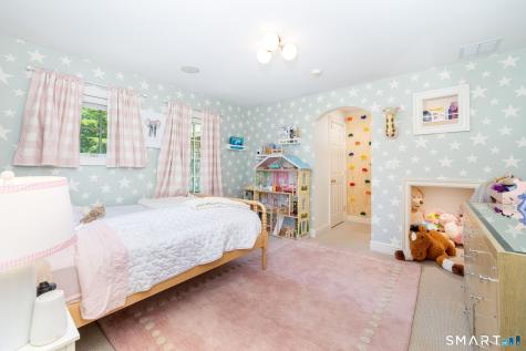 82 Ledyard Road West Hartford CT 06117