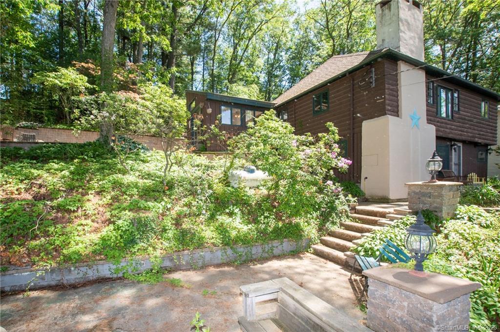 18 Lake Street Burlington CT 06013