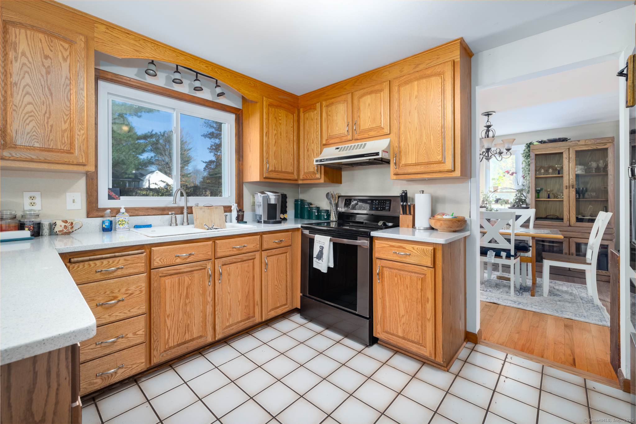 18 Meadowlark Road Simsbury CT 06092