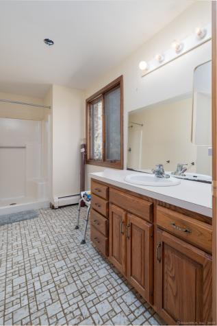18 Meadowlark Road Simsbury CT 06092
