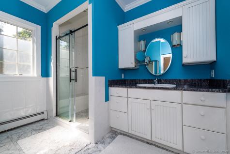 11 North Main Street Essex CT 06426