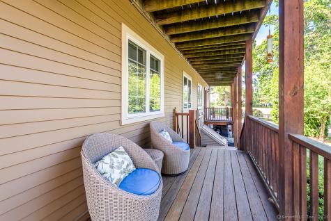 11 North Main Street Essex CT 06426