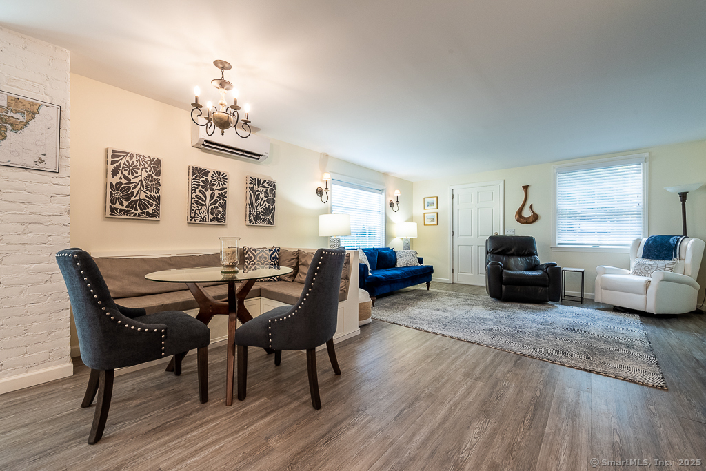 11 North Main Street Essex CT 06426