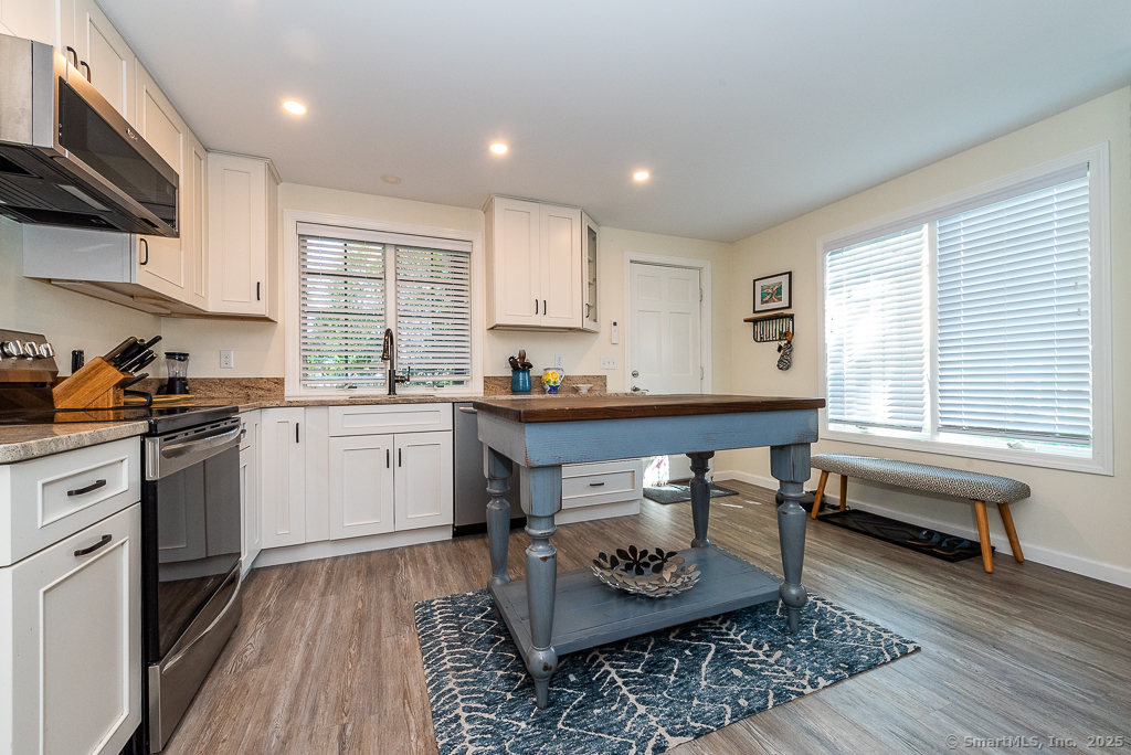 11 North Main Street Essex CT 06426