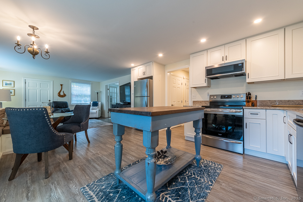 11 North Main Street Essex CT 06426