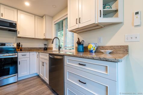 11 North Main Street Essex CT 06426