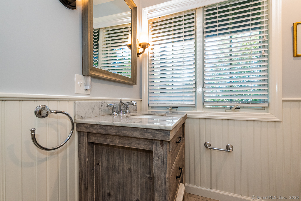 11 North Main Street Essex CT 06426