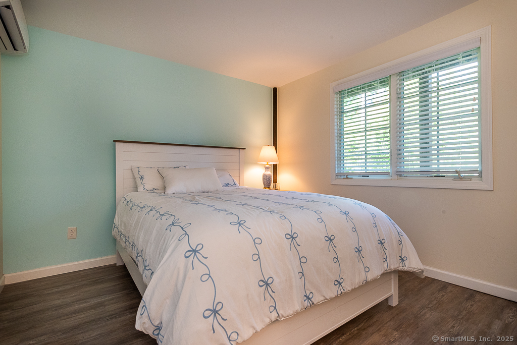 11 North Main Street Essex CT 06426