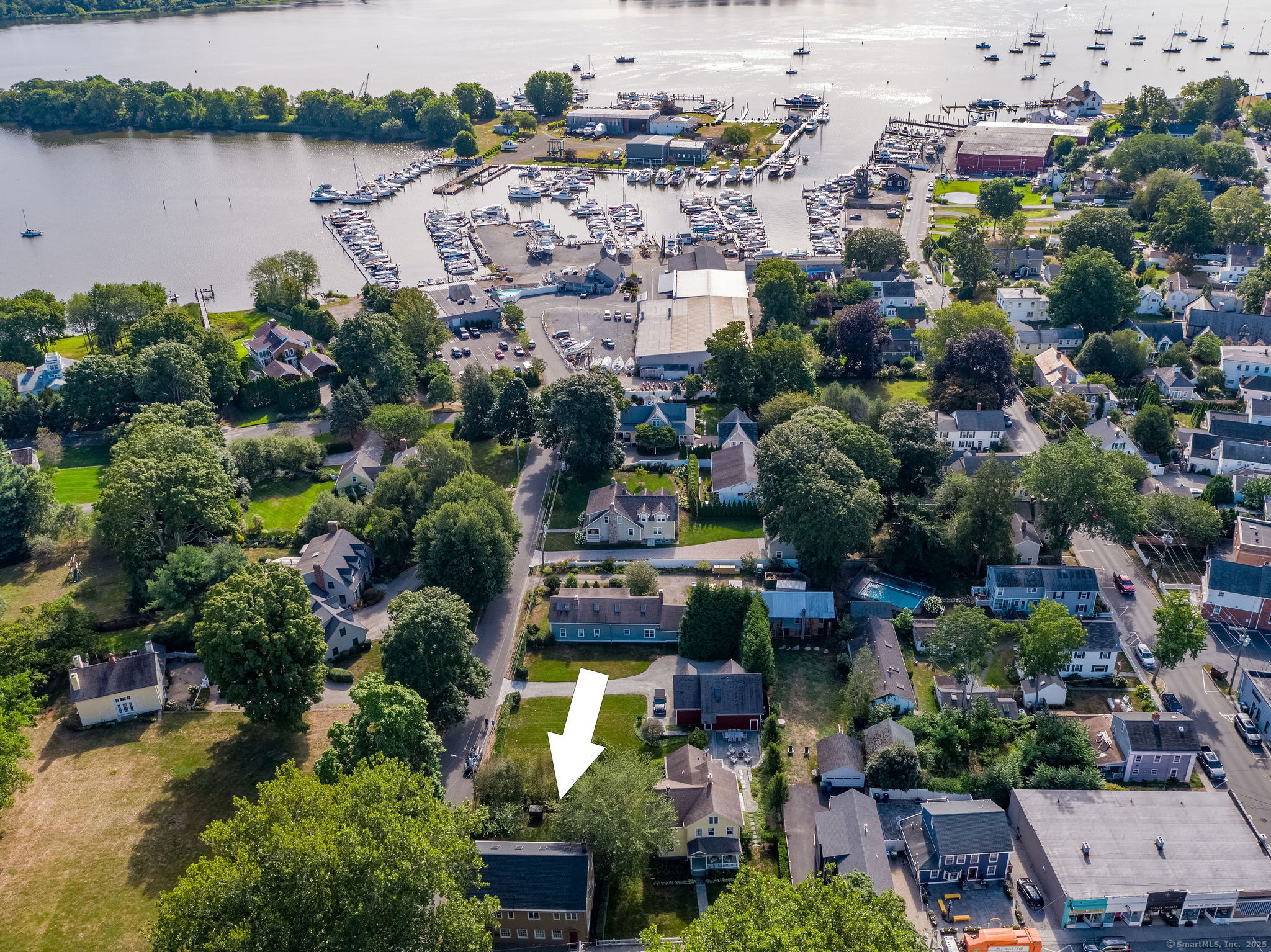 11 North Main Street Essex CT 06426